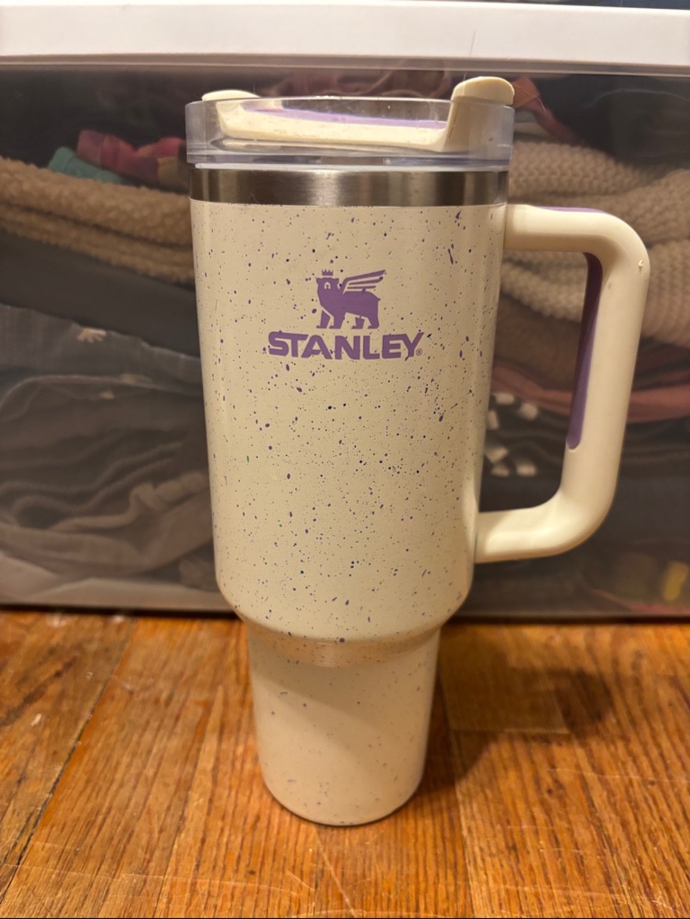 Stanley Speckled Travel Mugs in Cream and Lime Green - Picture 2 of 10